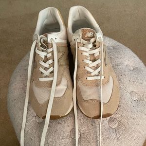 Women’s New Balance 574 sneakers